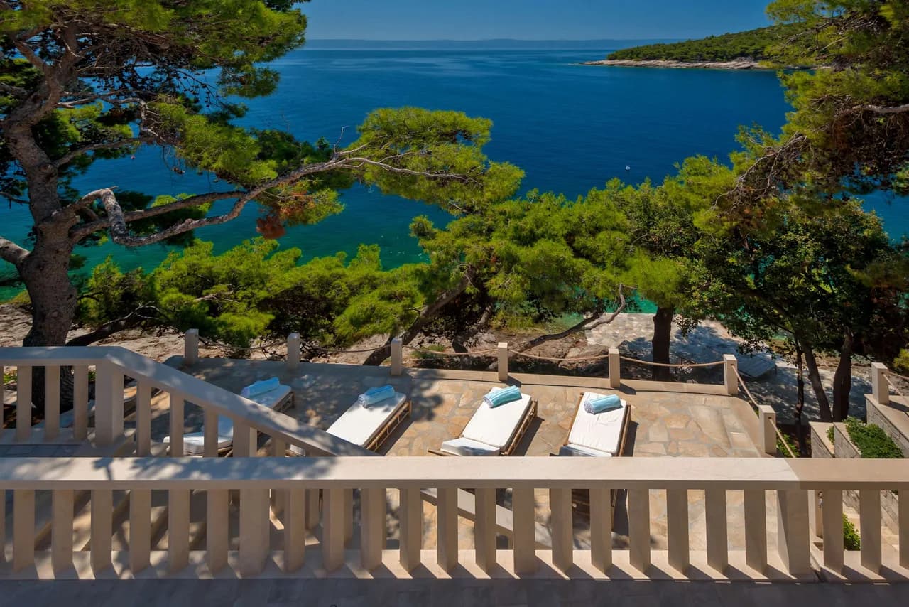 Bohemian Beachside Villa With Private Balcony photo 5