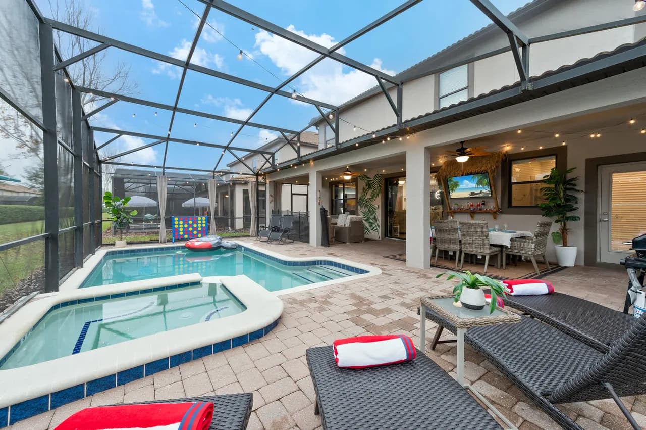 Entertainment-Focused Nine Bedroom Villa in Champions Gate photo 3