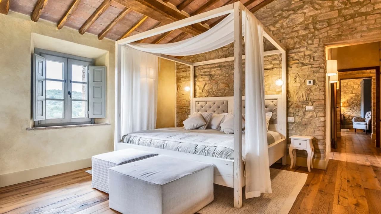 Grand Villa With Tranquil Surroundings photo 3