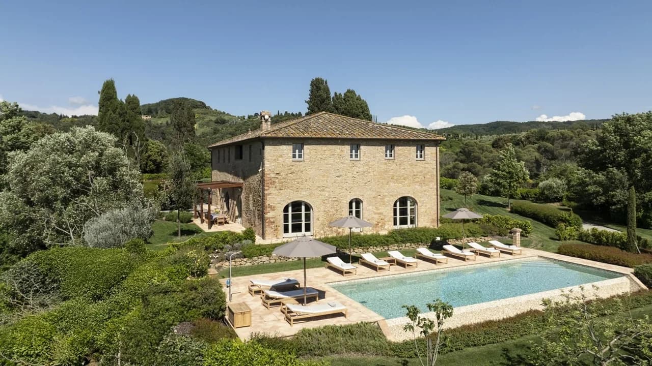 Grand Villa With Tranquil Surroundings photo 5