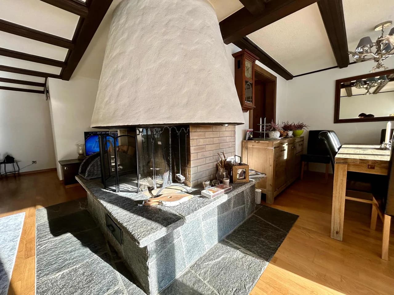 Alpine Chalet Nestled in the Heart of Gstaad photo 4