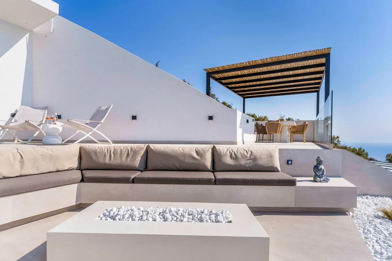 Stylish Cave Villa Near Top Beaches photo 4