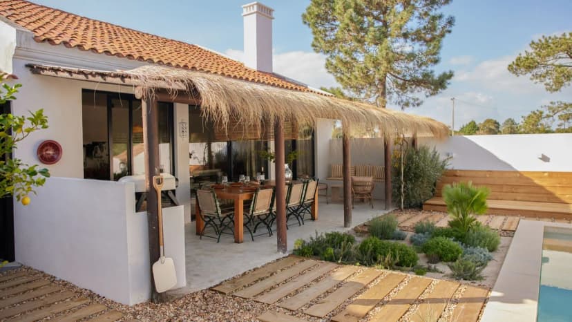 Scenic Retreat With Outdoor Amenities