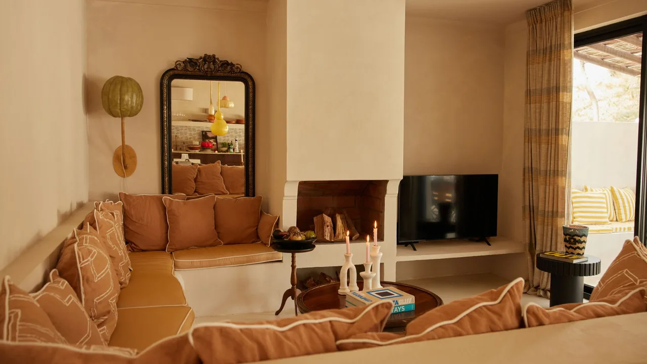 Scenic Retreat With Outdoor Amenities photo 2