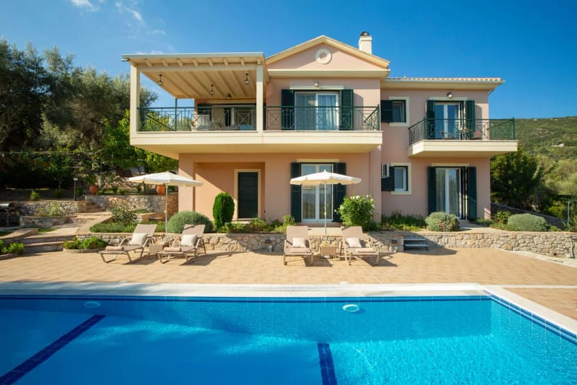 Gorgeous Villa With BBQ and Terrace