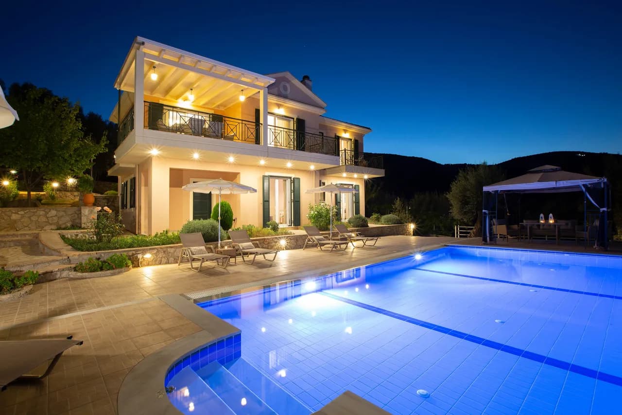 Gorgeous Villa With BBQ and Terrace photo 5