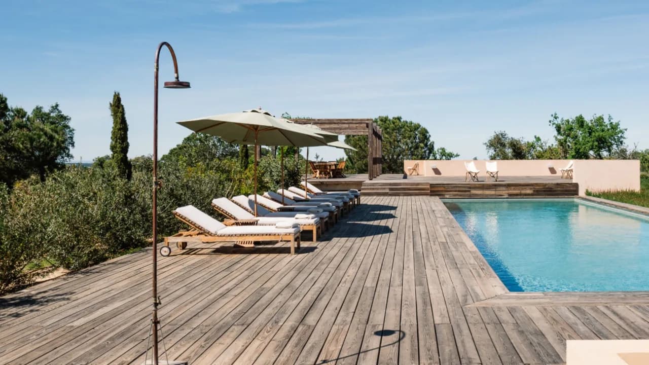 Elegant Retreat Surrounded by Nature photo 5