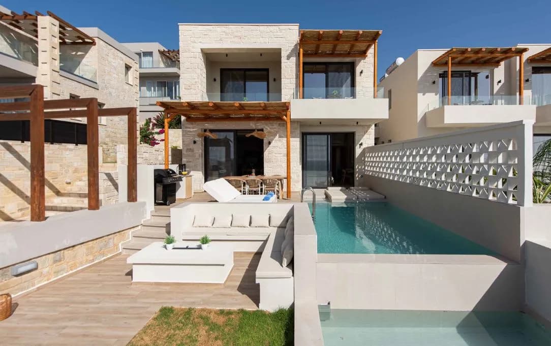 Sophisticated Retreat With Ocean Views