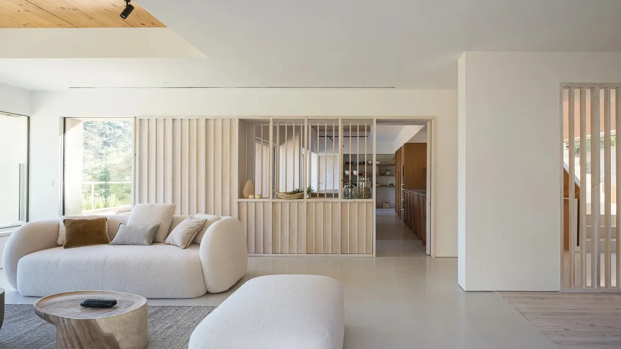Luxury Villa in Prestigious El Madroñal photo 2