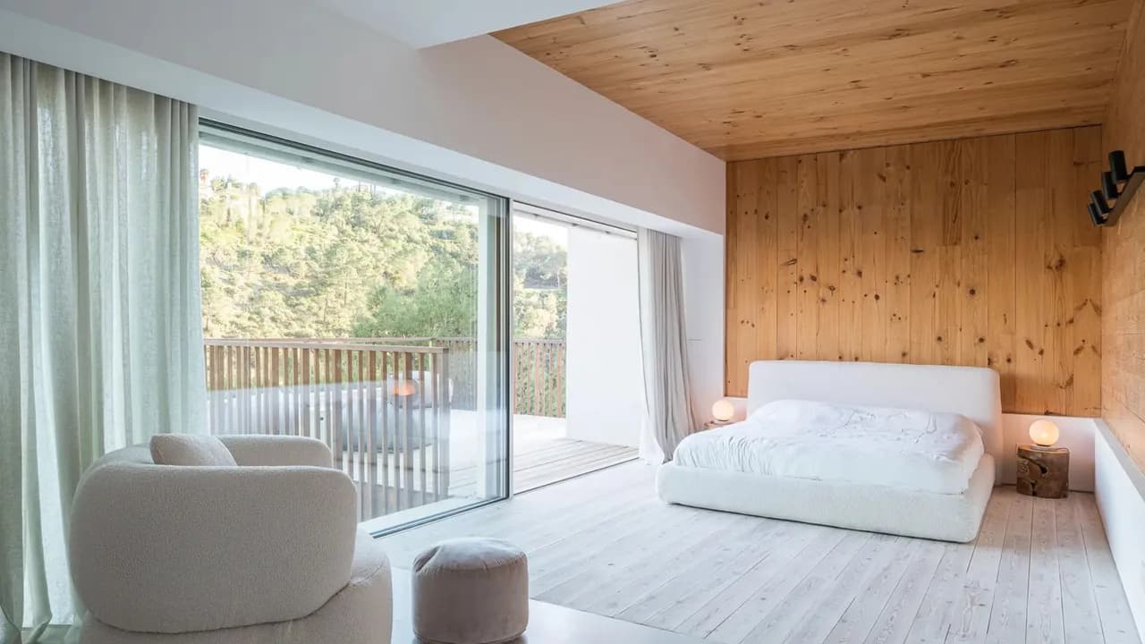 Luxury Villa in Prestigious El Madroñal photo 3