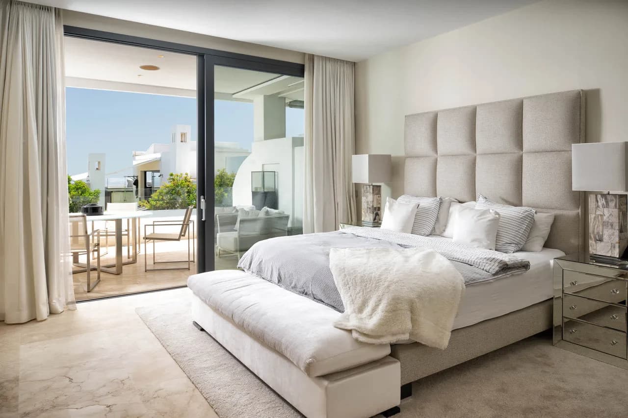 Sea-Facing Penthouse With Luxurious Interiors photo 2
