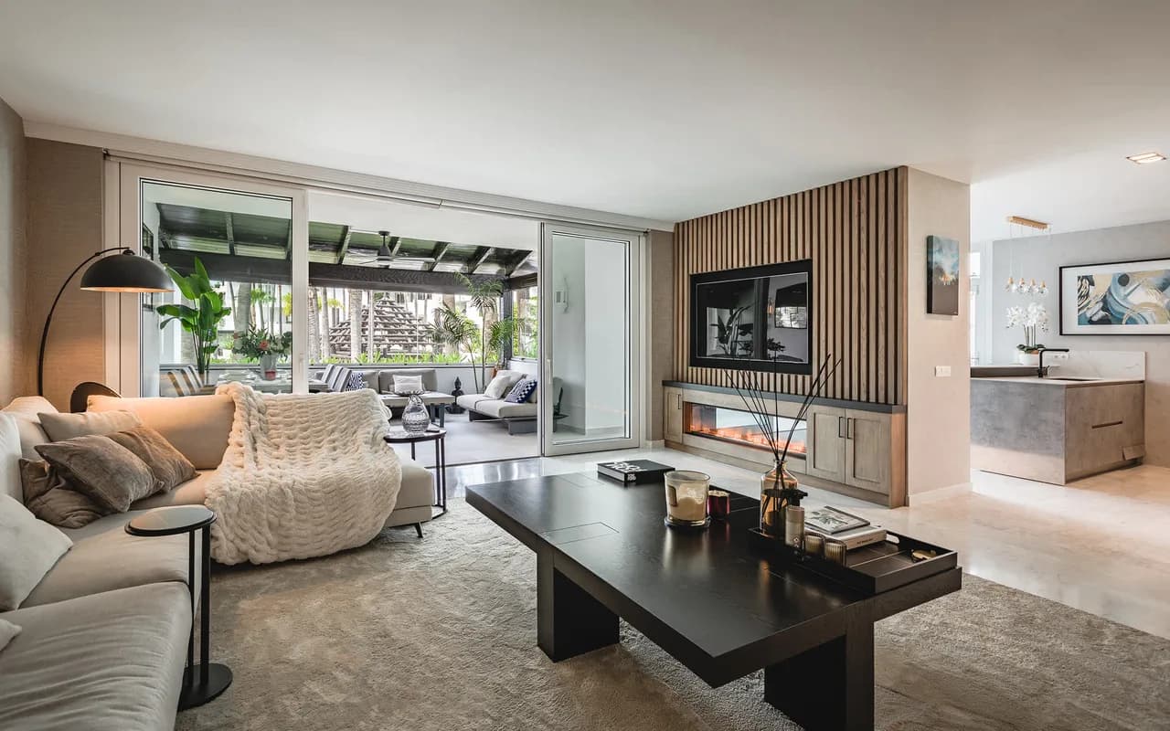 Elegant Marina Apartment With Terrace Views