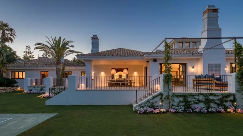Glamorous Marbella Villa With Sea Views