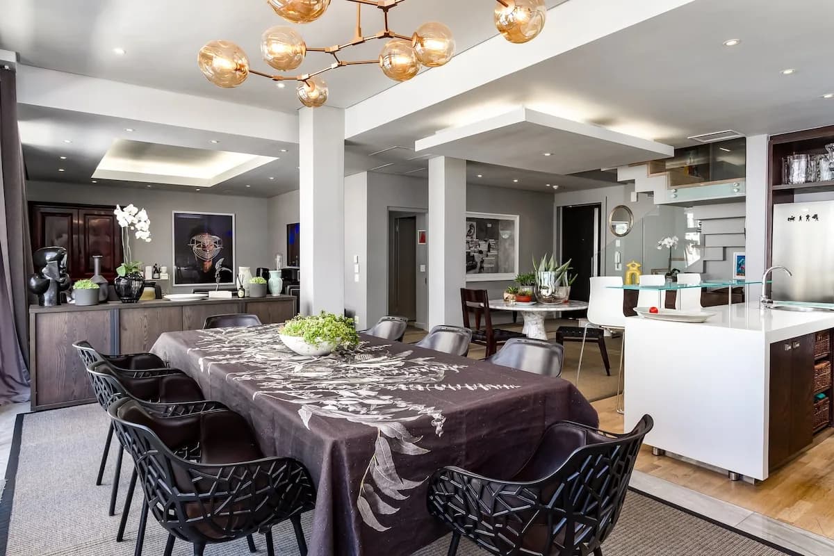 Chic Three Bedroom Apartment in Cape Town photo 5