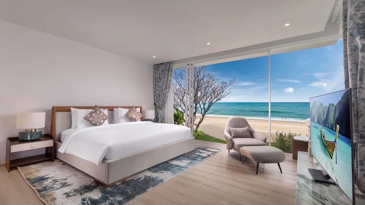 Majestic Beachfront Villa With Sunset Views photo 3