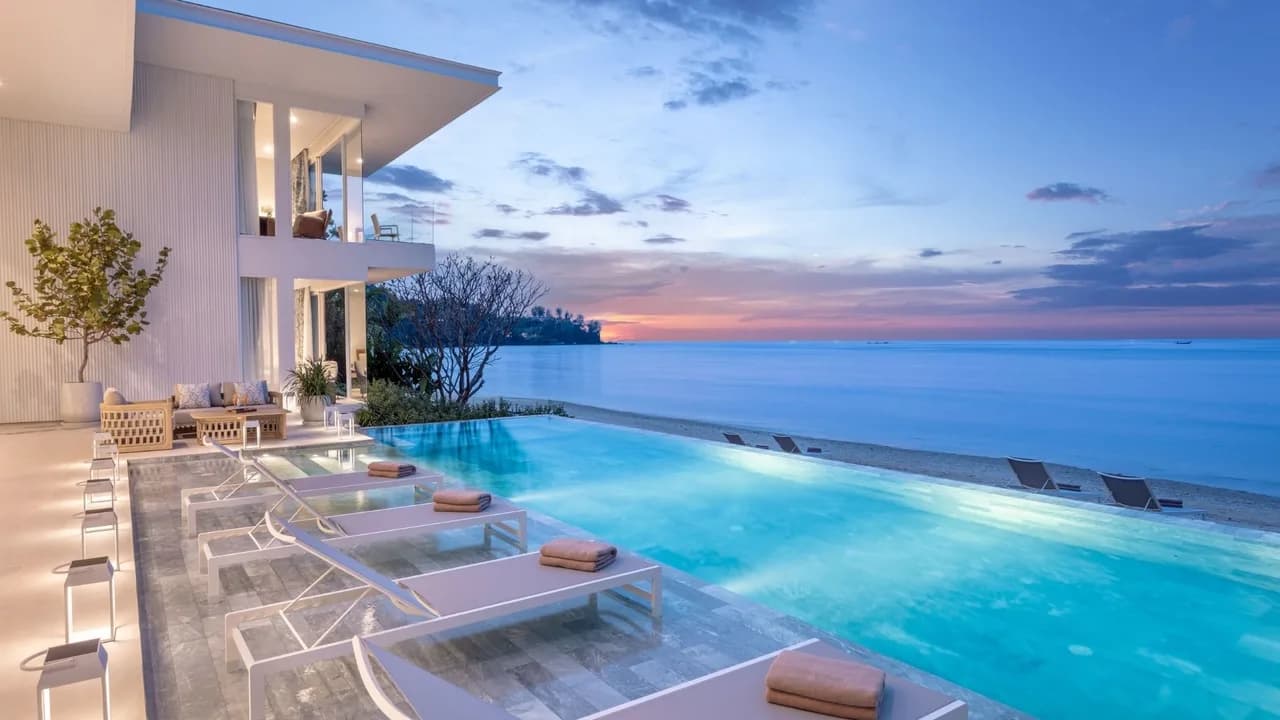 Majestic Beachfront Villa With Sunset Views photo 4