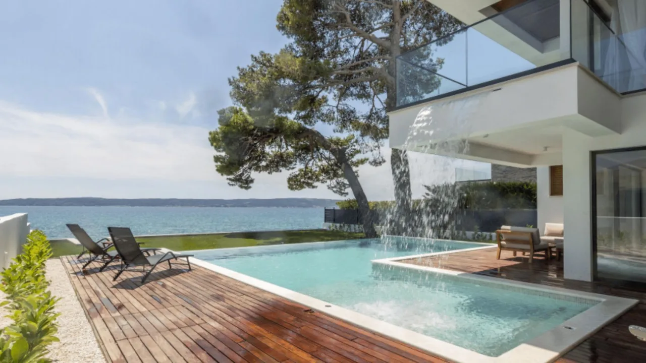 Mediterranean Oasis With Modern Touch photo 4