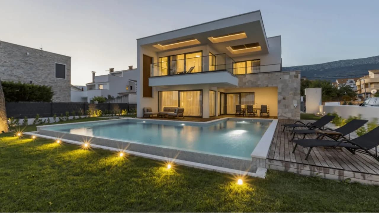 Mediterranean Oasis With Modern Touch photo 5