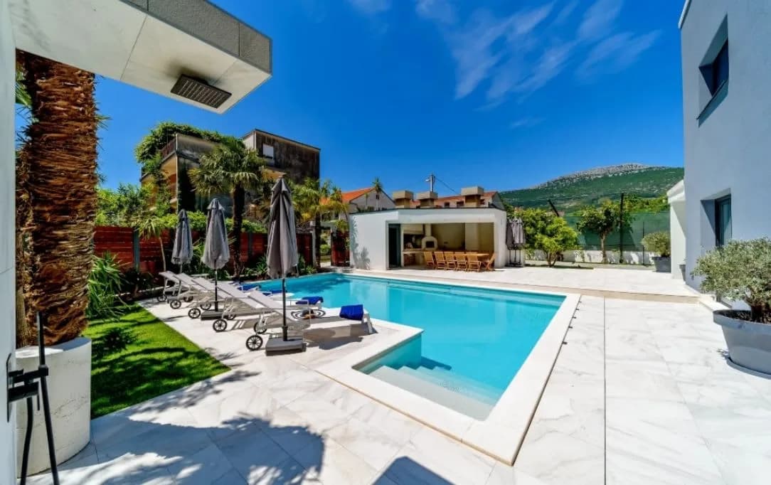 Luxurious Dalmatian Villa Near Beach photo 4