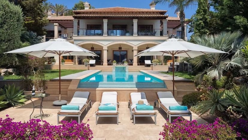 Elegant Mallorcan Villa With Infinity Pool