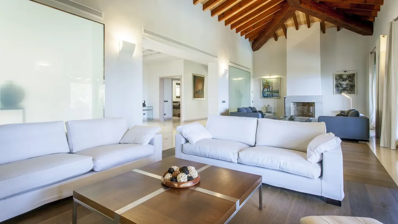 Elegant Mallorcan Villa With Infinity Pool photo 2