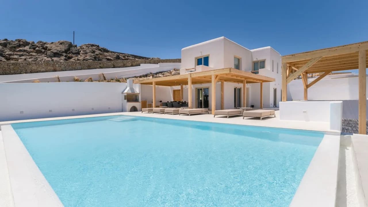 Modern Seaside Villa With Infinity Pool