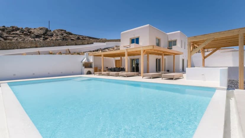 Modern Seaside Villa With Infinity Pool