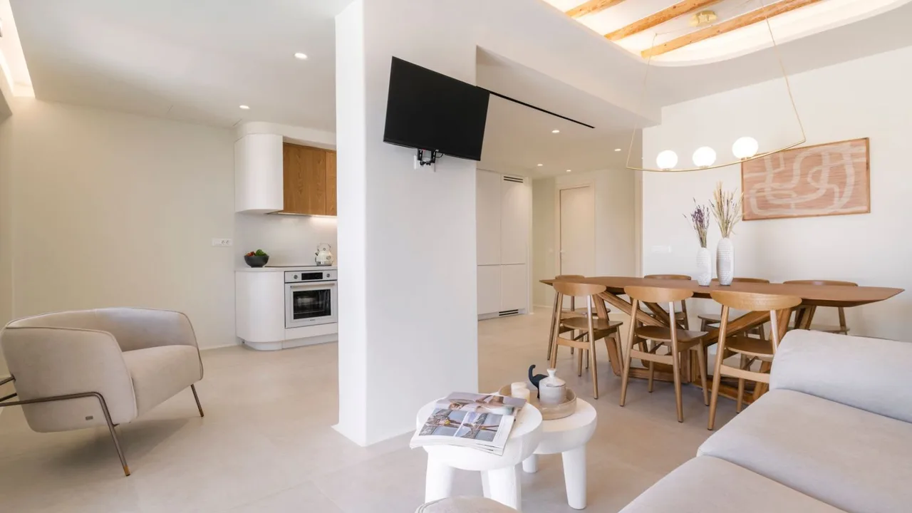 Sophisticated Villa Near Super Paradise Beach photo 2