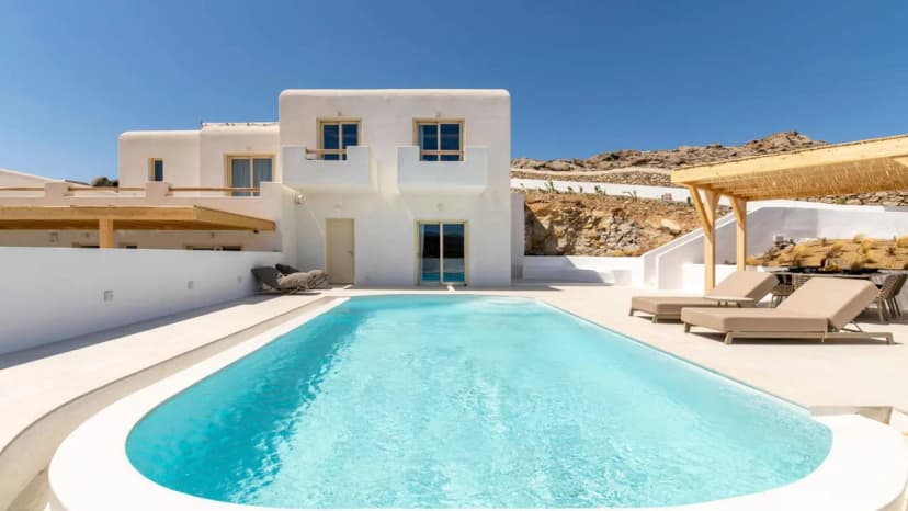 Elegant Villa With Panoramic Island Views
