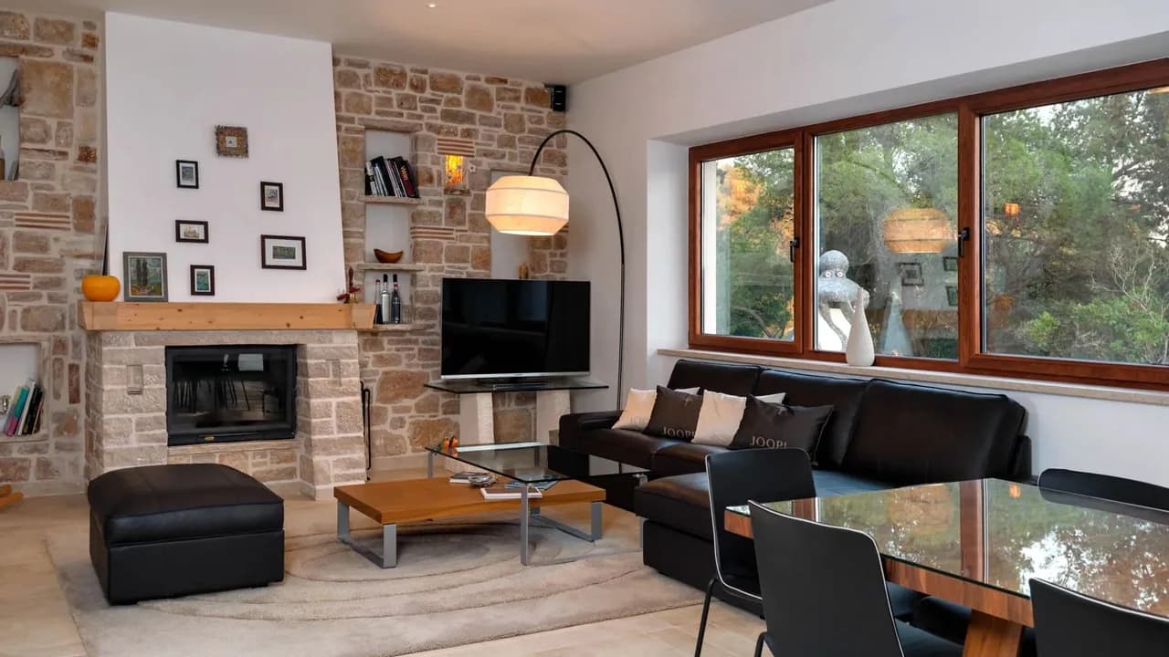 Charming Coastal Villa in Vrboska photo 3