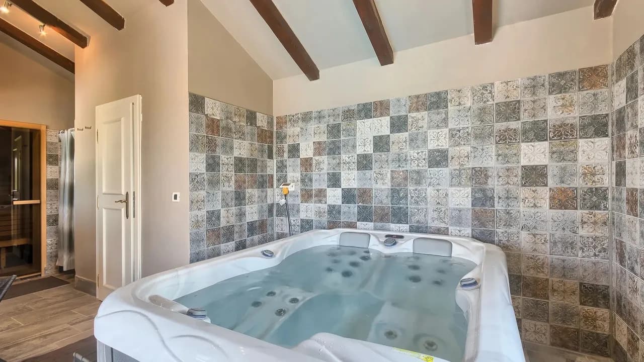 Beautiful Countryside Villa With Terrace photo 4