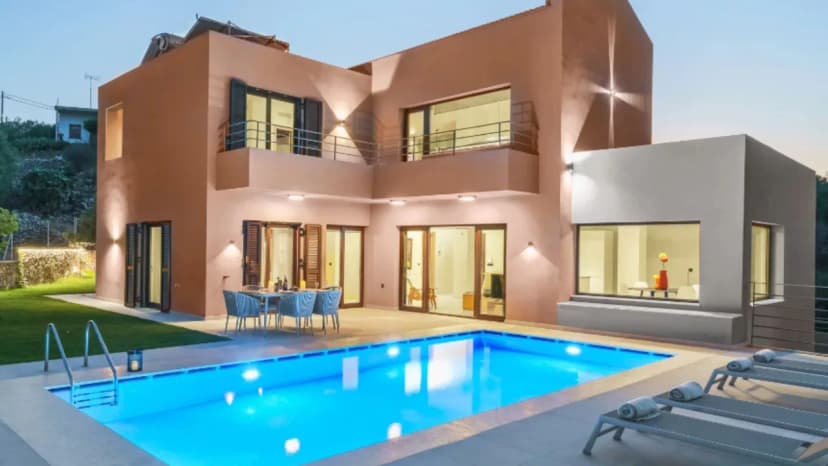 Gorgeous Villa With Private Pool Access