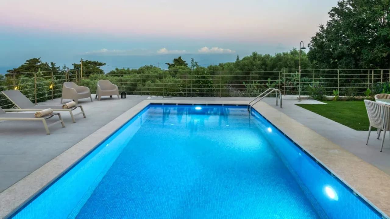 Gorgeous Villa With Private Pool Access photo 4
