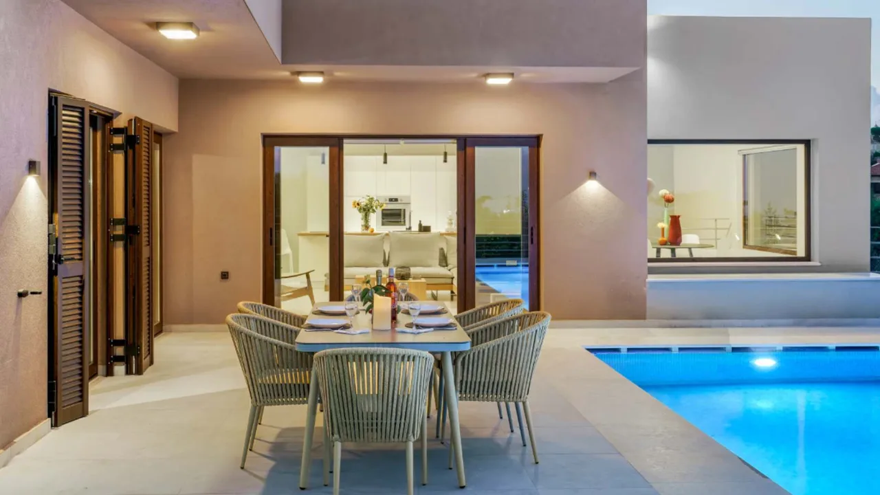 Gorgeous Villa With Private Pool Access photo 5