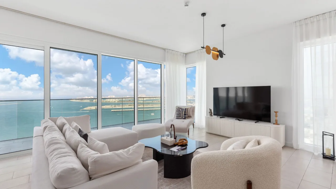 Spectacular Palm Jumeirah Waterfront Stay photo 2