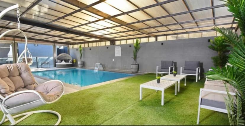 Luxury Retreat W/ Pool, Jacuzzi & Entertainment
