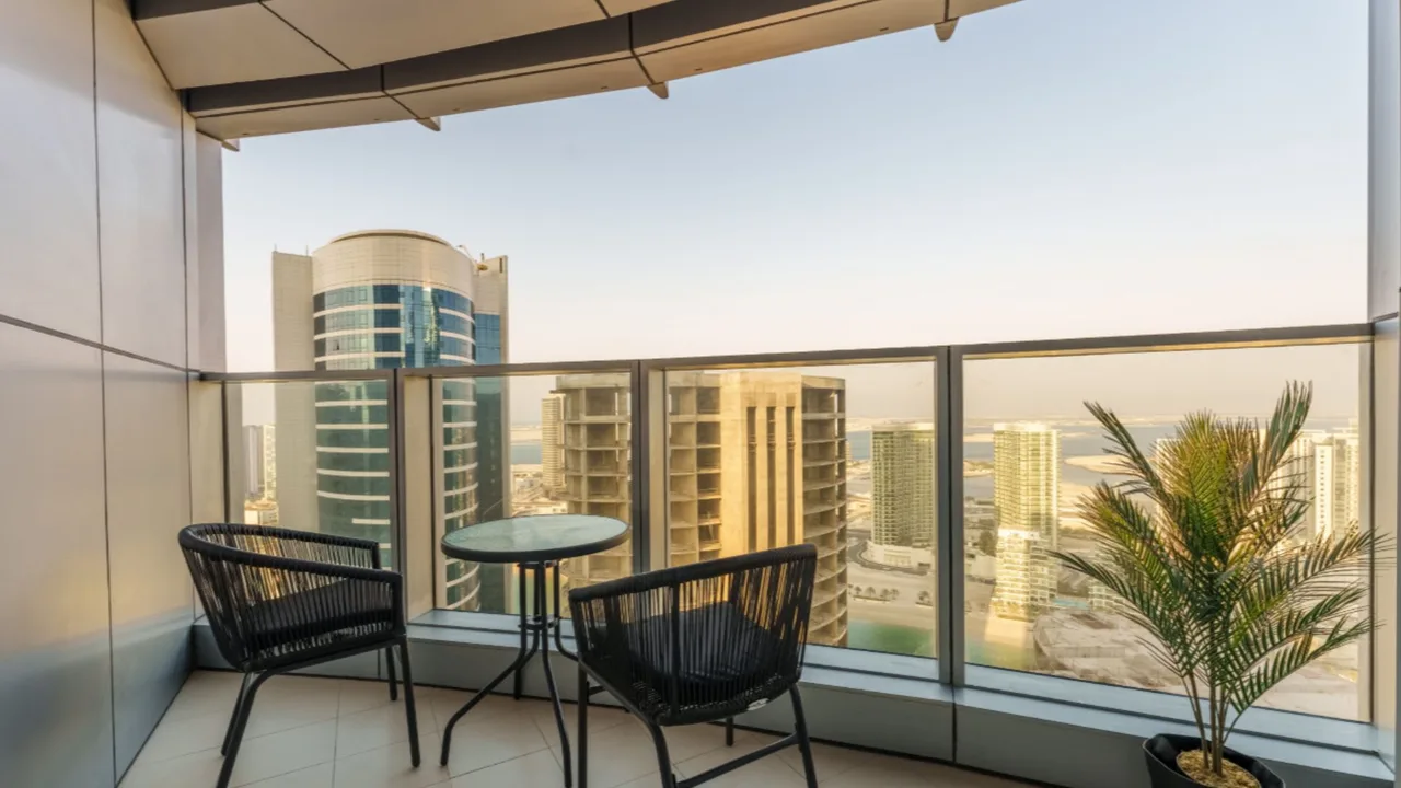 Elegant Seaside Apartment With Panoramic Views photo 3