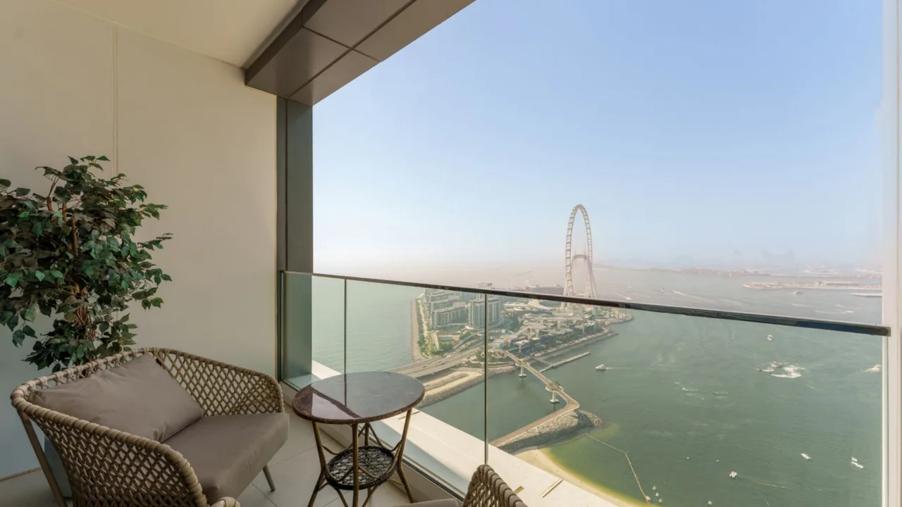 Sophisticated Design Meets Ocean Serenity photo 5