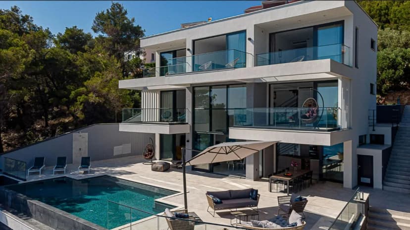 Sophisticated Design Meets Coastal Beauty