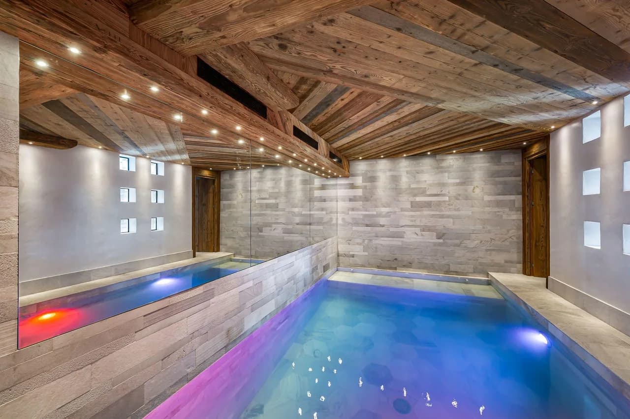 Charming Chalet With Solaise Mountain Views photo 4