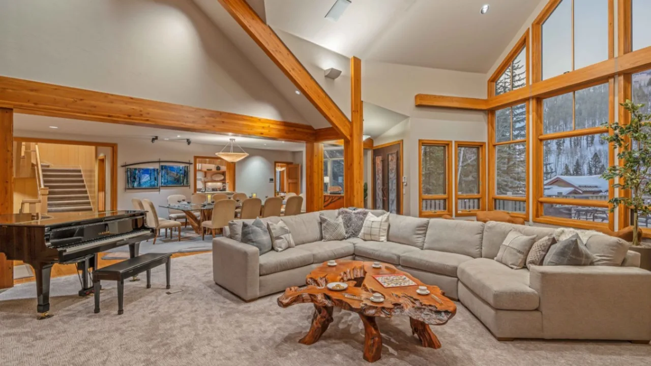 Elegant Mountain Home With Private Hot Tub photo 2