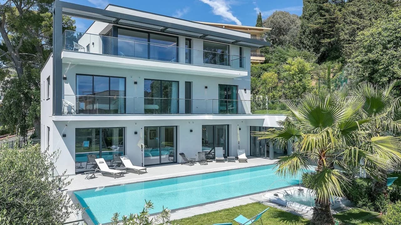 Prestige Property With High-end Design photo 5