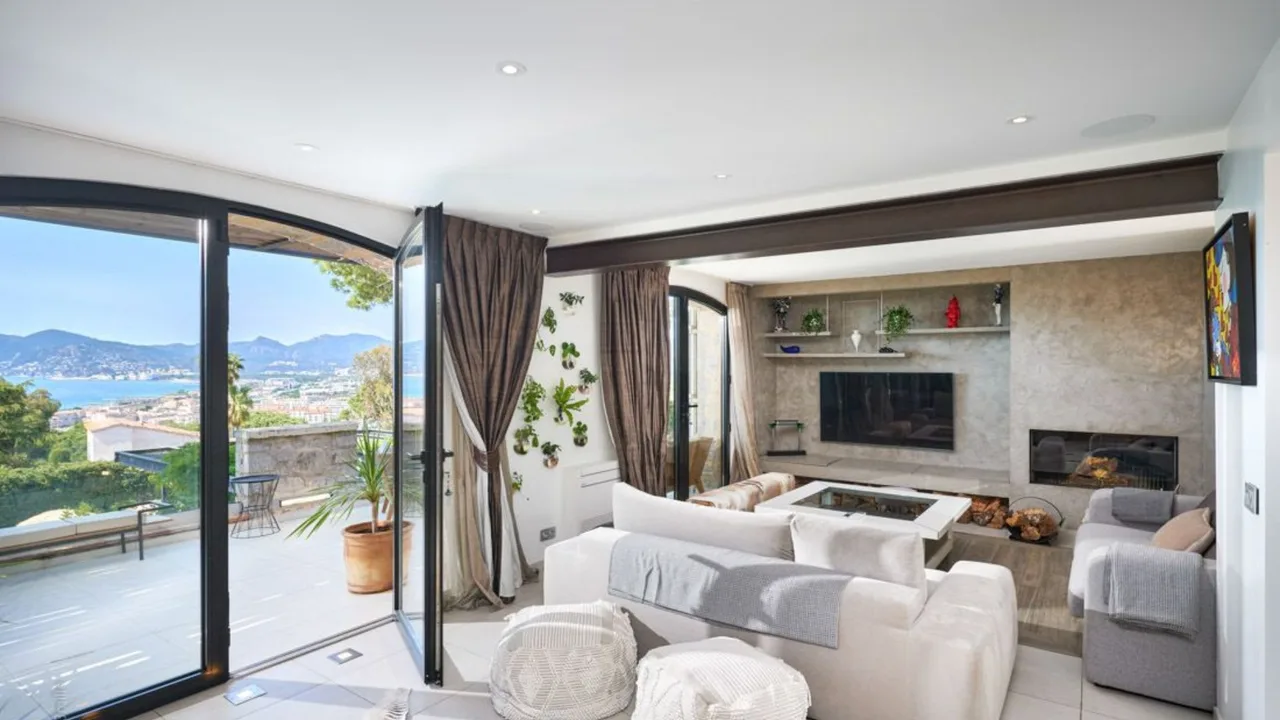 Prestigious Cannes Home With Terrace photo 2