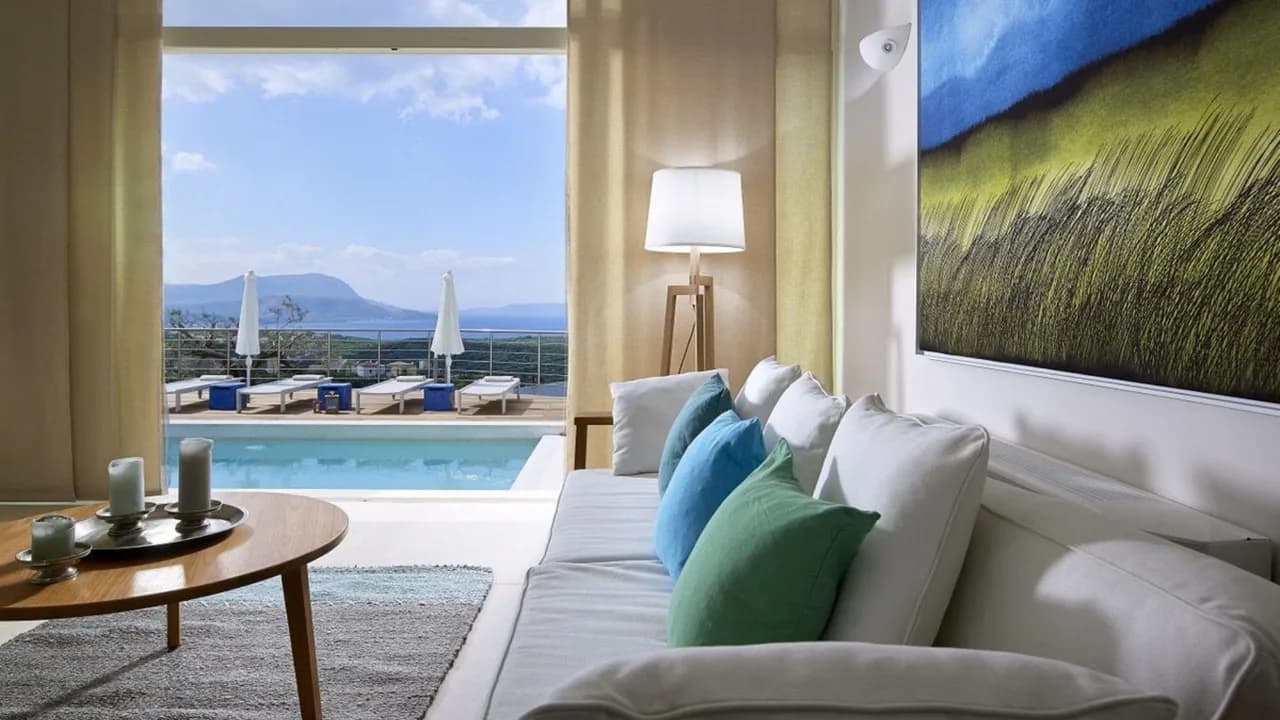 Indulgent Comfort With Sweeping Views photo 2