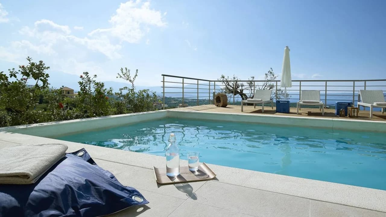 Indulgent Comfort With Sweeping Views photo 5