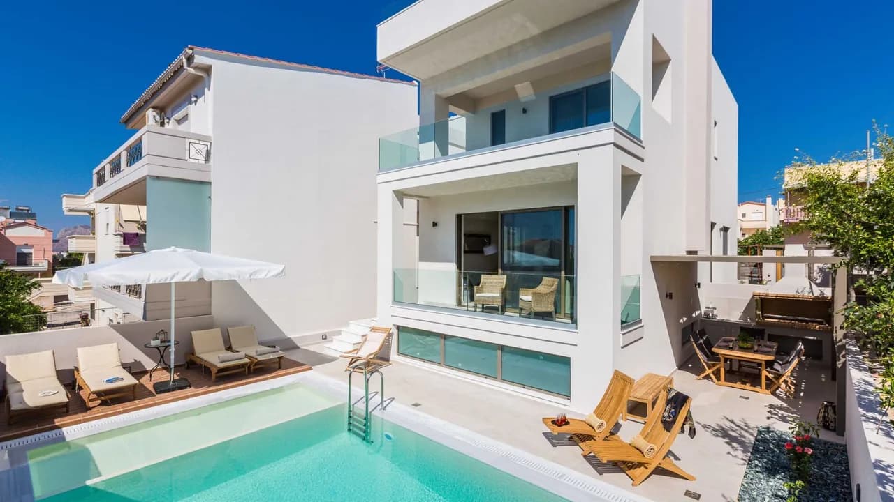 Spacious Holiday Home Near Chania