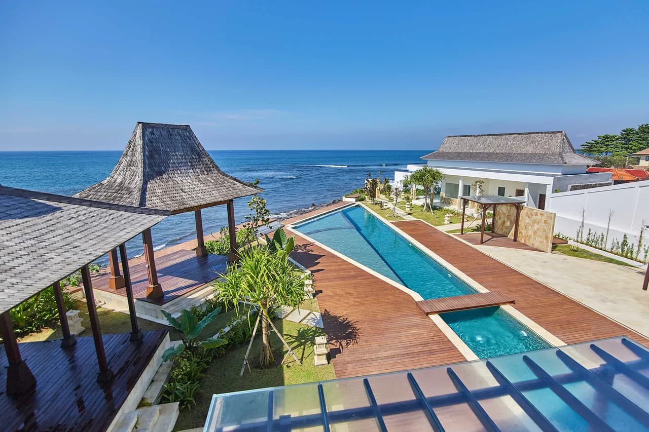Spacious 4BR Villa With Stunning Ocean Views photo 3