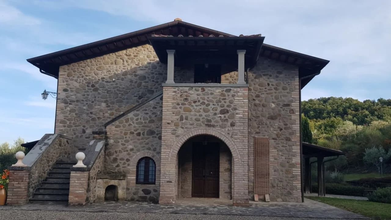 Umbrian Charm With Poolside Relaxation photo 4