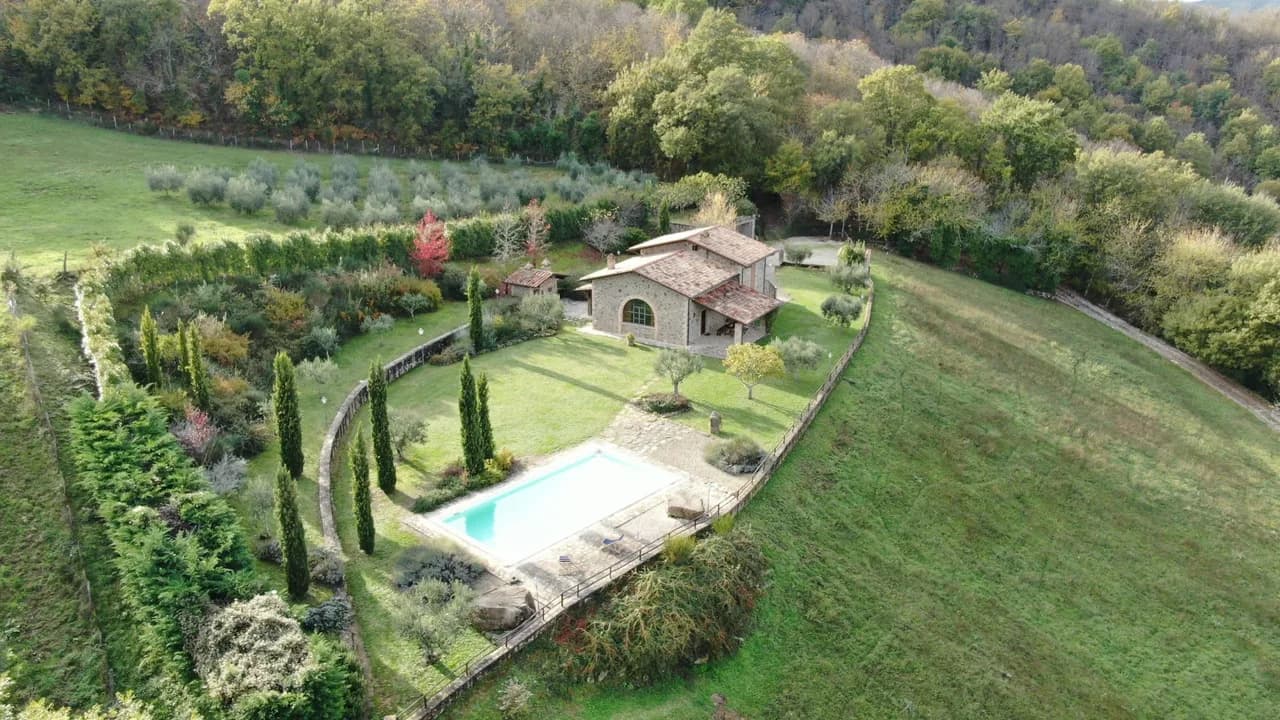 Umbrian Charm With Poolside Relaxation photo 5