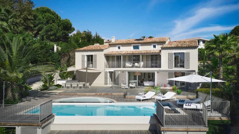 Sophisticated Villa With Spacious Layout